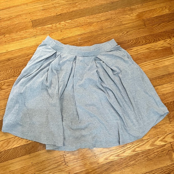 Light Grey Lularoe Madison Skirt EUC 2XL. With POCKETS!